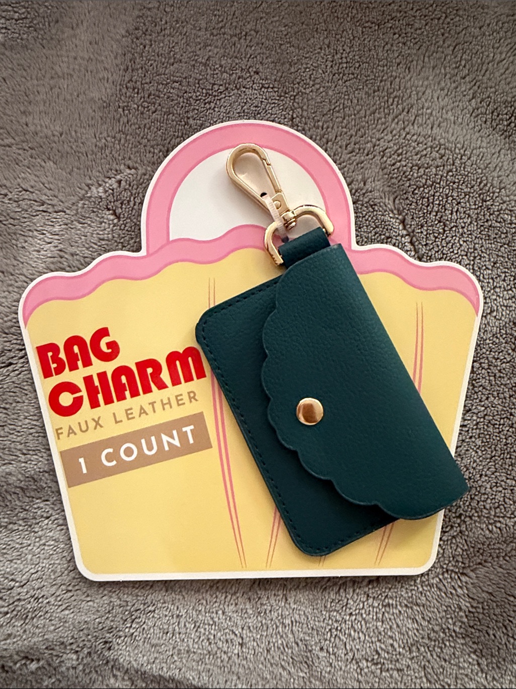 Faux Leather Scallop Card Holder Keychain  Dark Green
